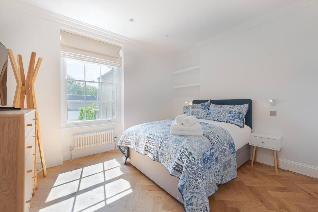 Stunning Two Bed Apartment Rh8 London Exterior photo